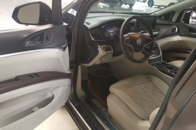 Used Buick GL8 2020 Land Cruiser Executive Class 652T Comfort Model
