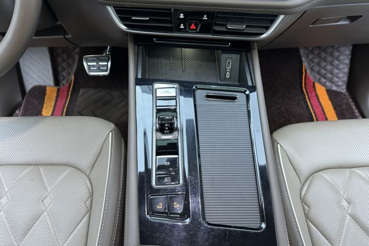 Used Volkswagen Viloran 2022 380TSI Prestige Edition Interior 8