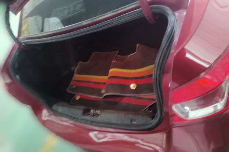 Used Chevrolet Cruze 2015 1.5L Classic SE AT Trunk