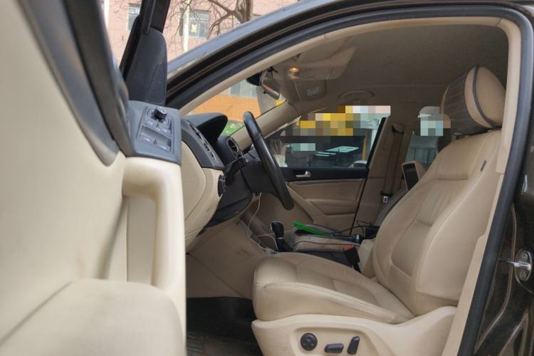 Used Volkswagen Tiguan 2015 1.8TSI Automatic Two-Wheel Drive Comfort Edition Left Front Seat