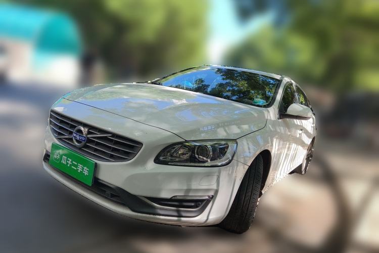 Used Volvo V60 2015 T5 Zhiya Edition Guazi used car, China used car export, Used car for sale, Used  cars, Cheapest cars for sale