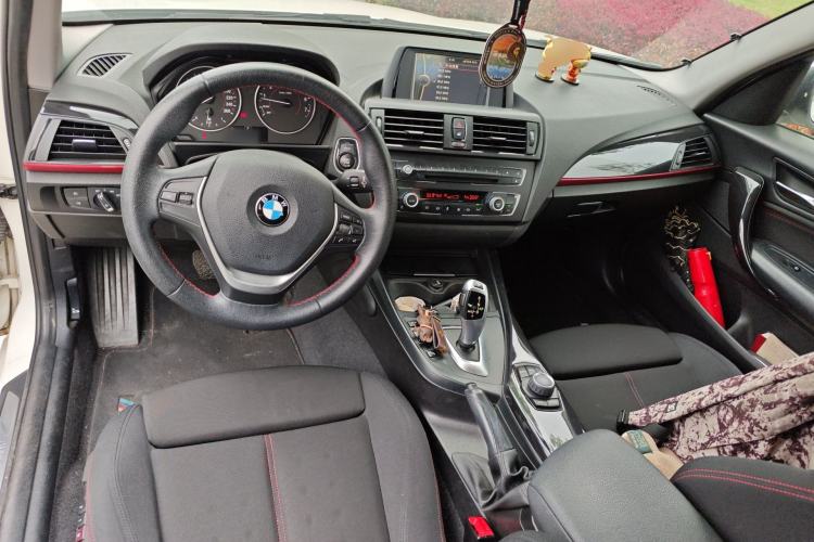 Used BMW 1 Series 2013 Revised 118i Sport Edition Center Console