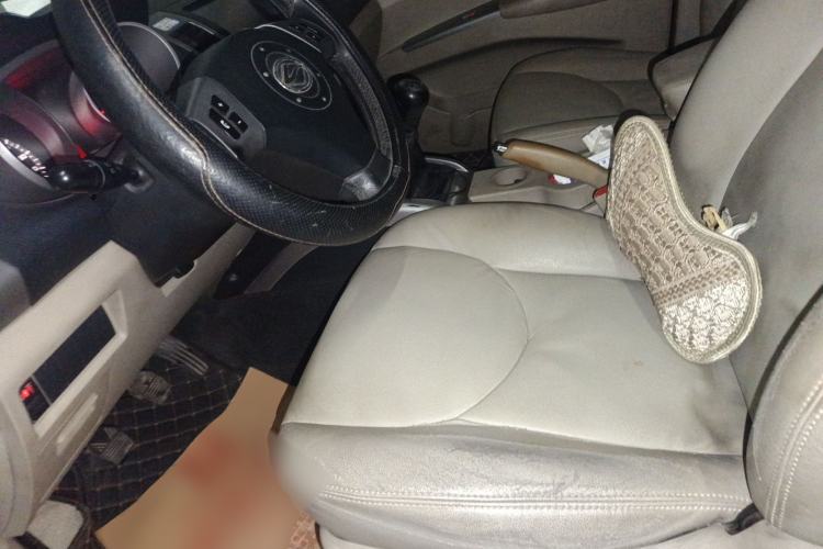 Used Land X8 2012 Explorer Edition 2.0T Diesel 4x2 Luxury Model Left Front Seat