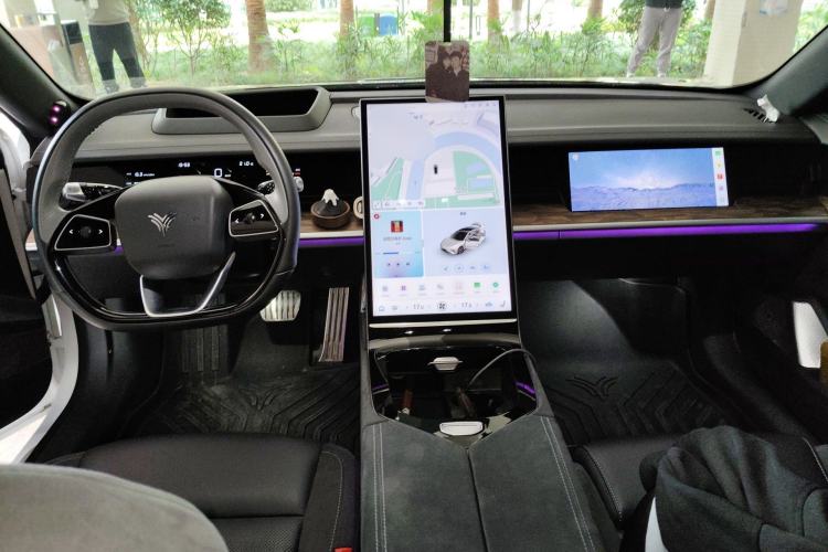 Used NETA S 2022 All-Electric 650 km Four-Wheel Drive Premium Version Center Console