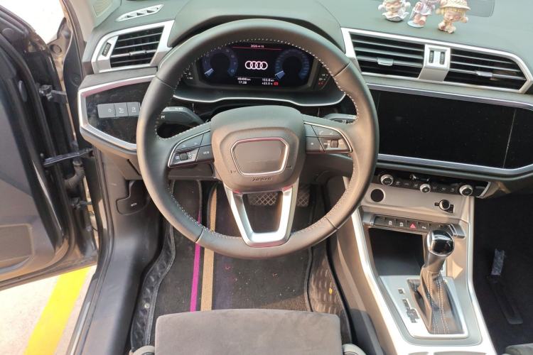 Used Audi Q3 2019 35 TFSI Advanced Dynamic Edition Steering Wheel