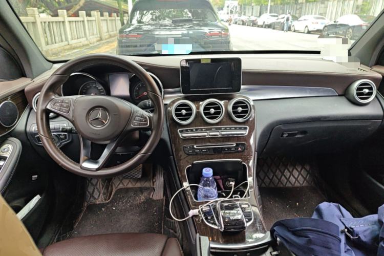 Used Mercedes-Benz GLC 2019 Facelift GLC 260 L 4MATIC Luxury Model Center Console