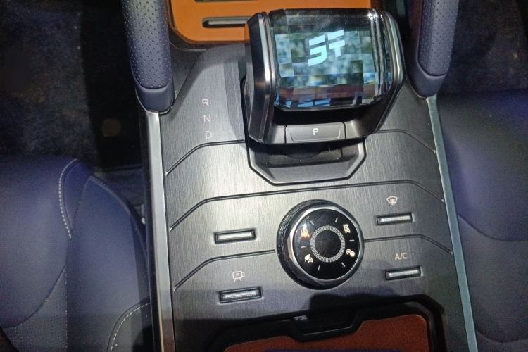 Used JETOUR Traveler C-DM 2024 C-DM 129KM Linye Edition Gear Lever