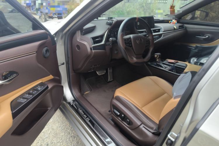 Used Lexus ES 2020 200 Excellence Edition
