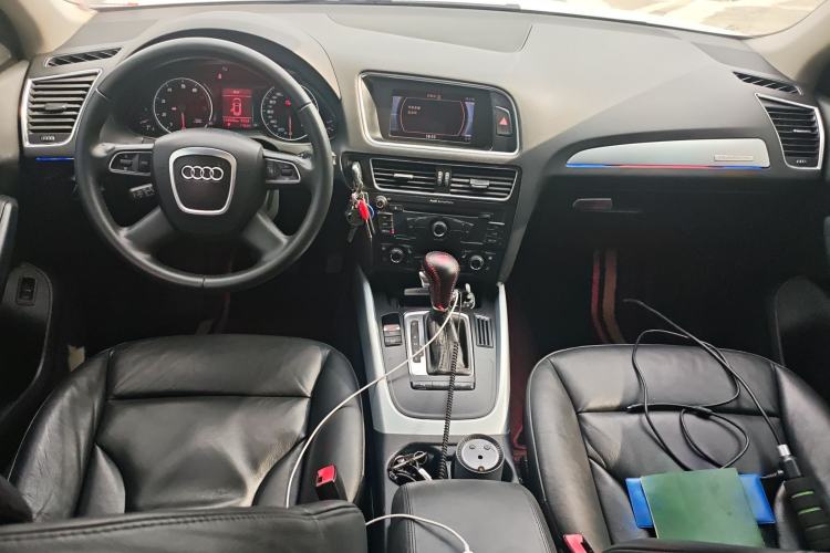 Used Audi Q5 2012 2.0TFSI Technology Model Center Console