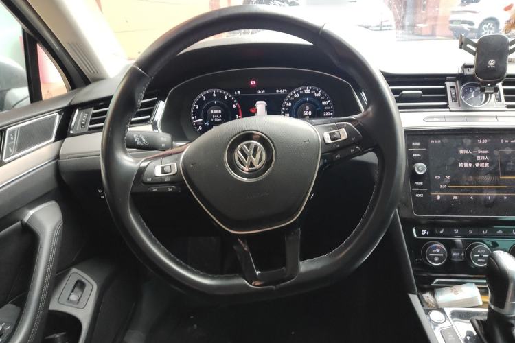 Used Volkswagen Variant 2018 380TSI Two-Wheel Drive Comfort Edition