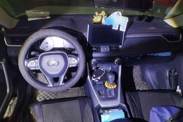 Used Toyota Wildlander 2020 Dual-Engine 2.5L E-CVT Two-Wheel Drive Luxury Edition Center Console