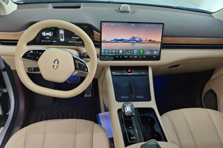 Used Hima AITO M7 2024 1.5T Intelligent Drive 4x4 Max Edition 6 Seats Center Console