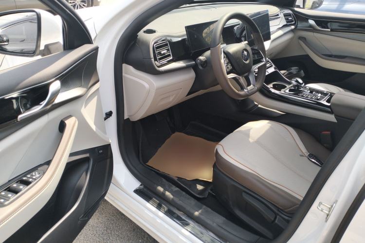 Used BYD Qin PLUS 2023 Champion Edition EV 510KM Leading Model Driver Seat