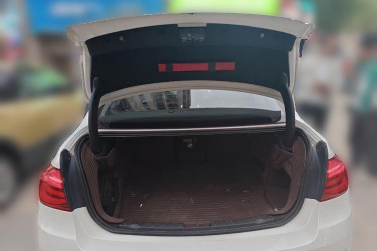 Used BMW 3 Series 2016 316Li Fashion Model Trunk