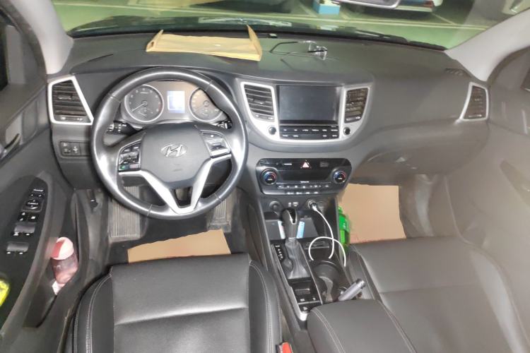 Used Hyundai Tucson 2015 1.6T Dual-Clutch Two-Wheel-Drive Leading Model
