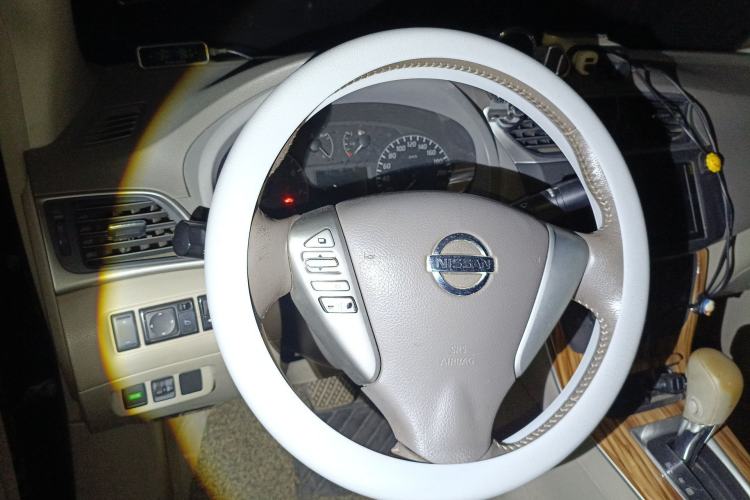 Used Nissan Sylphy 2014 1.6XV CVT Deluxe Edition Steering Wheel