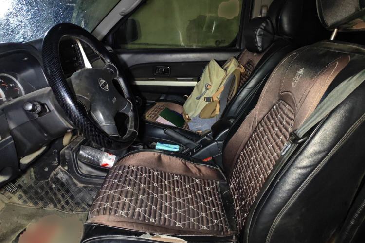 Used Nissan Paladin 2013 2.4L Two-Wheel Drive Standard Edition Emission Standard China IV Left Front Seat