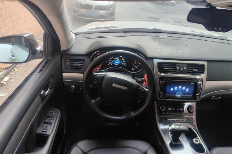 Used Haval H8 2017 2.0T Gasoline Two-Wheel Drive Smart Edition