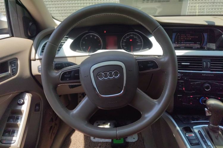 Used Audi A4L 2012 2.0 TFSI automatic standard version Steering Wheel