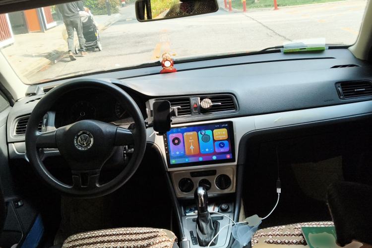 Used Volkswagen Lavida 2013 Revised Classic 1.6L Automatic Fashion Edition Center Console