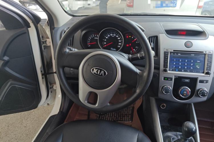 Used Kia Forte 2014 1.6L MT GL Steering Wheel