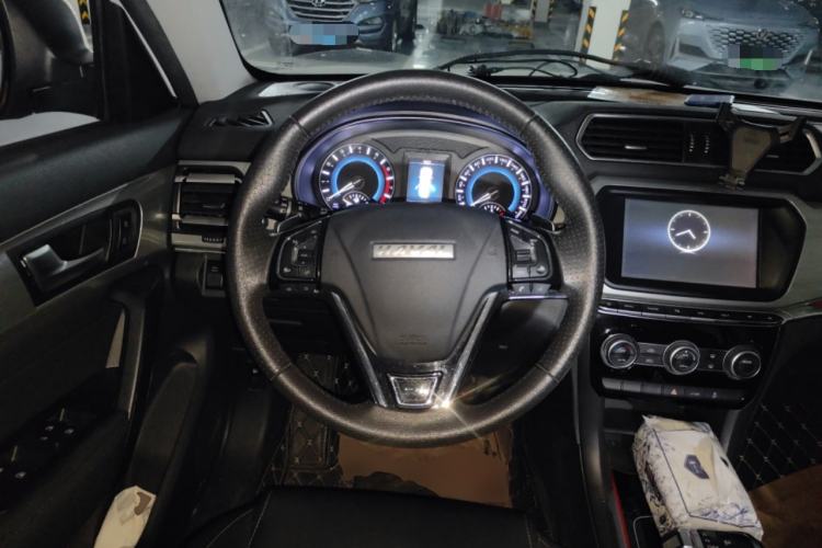 Used Haval H2 2018 Chuanxiang Edition 1.5T Dual-Clutch Two-Wheel Drive ZhiShang Model China V Standard Steering Wheel