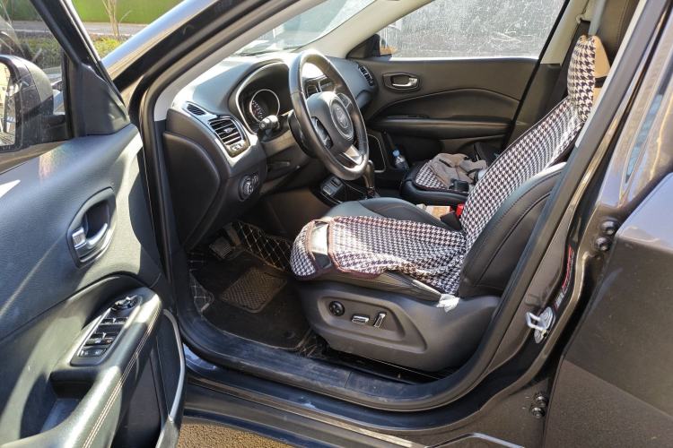 Used Jeep Compass 2019 220T Automatic Family Edition
