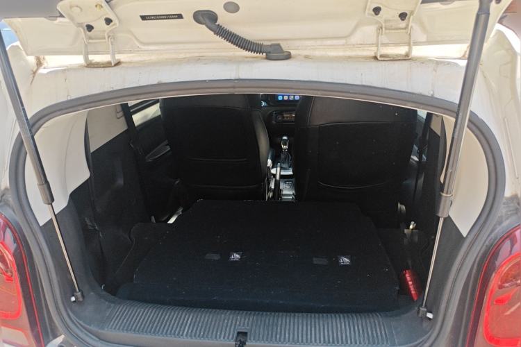 Used Roewe Clever 2022 311km QiQi BoBo Edition Trunk