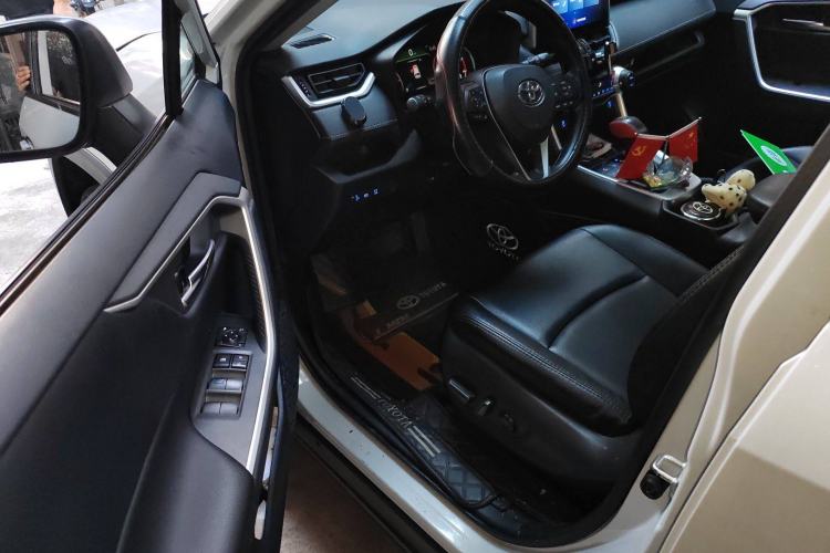 Used Toyota RAV4 2021 2.0L CVT Two-Wheel Drive Fashion Edition