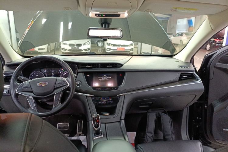 Used Cadillac XT5 2018 25T Luxury Model
