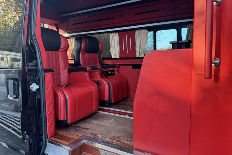 Used Ford Transit Custom 2016 2.2T Long-Wheelbase 6-Seater High-Roof Multi-Purpose Vehicle
