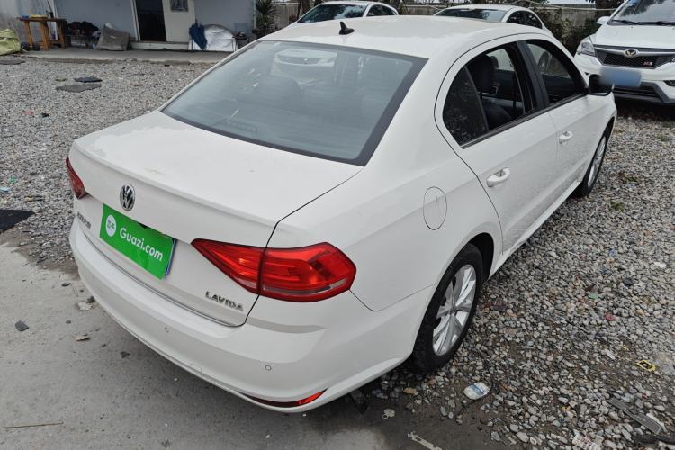 Used Volkswagen Lavida 2015 1.6L Automatic Comfort Edition
