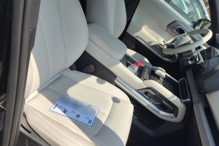 Used Formula Leopard Titanium 3 2025 501KM All-Wheel Drive Intelligent Driving Ultra Version Right Front Seat