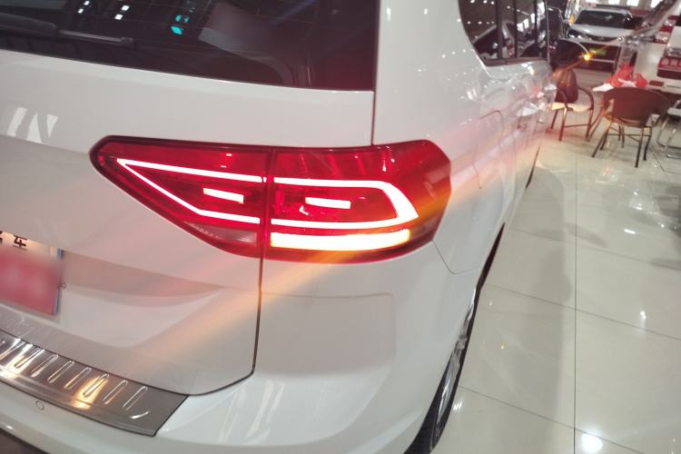 Used Volkswagen Touran 2021 Touran L 280TSI DSG Comfort Edition 7 Seats