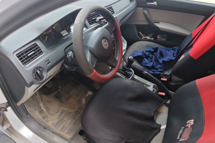 Used Skoda Rapid 2015 1.6L Manual Smart Selection Model Driver Seat