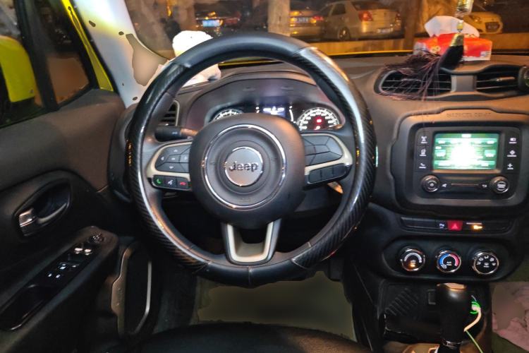Used Jeep Renegade 2016 1.4T Automatic Jingneng Edition Steering Wheel