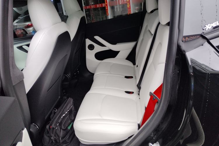 Used Tesla Model Y 2023 Rear-Wheel-Drive Version
