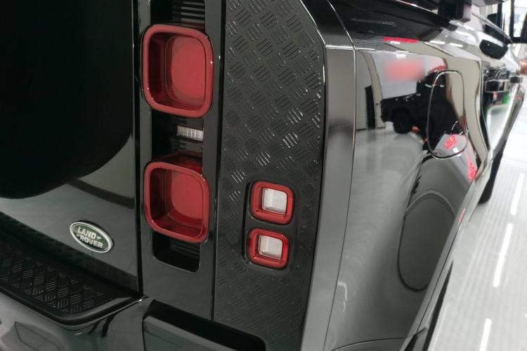 Used Land Rover Defender 2023 Facelift 110 3.0T P400 Dark Edition
