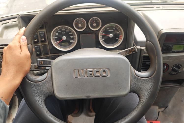 Used Iveco Daily 2014 2.5T-A35 NJ6485AC47Z4