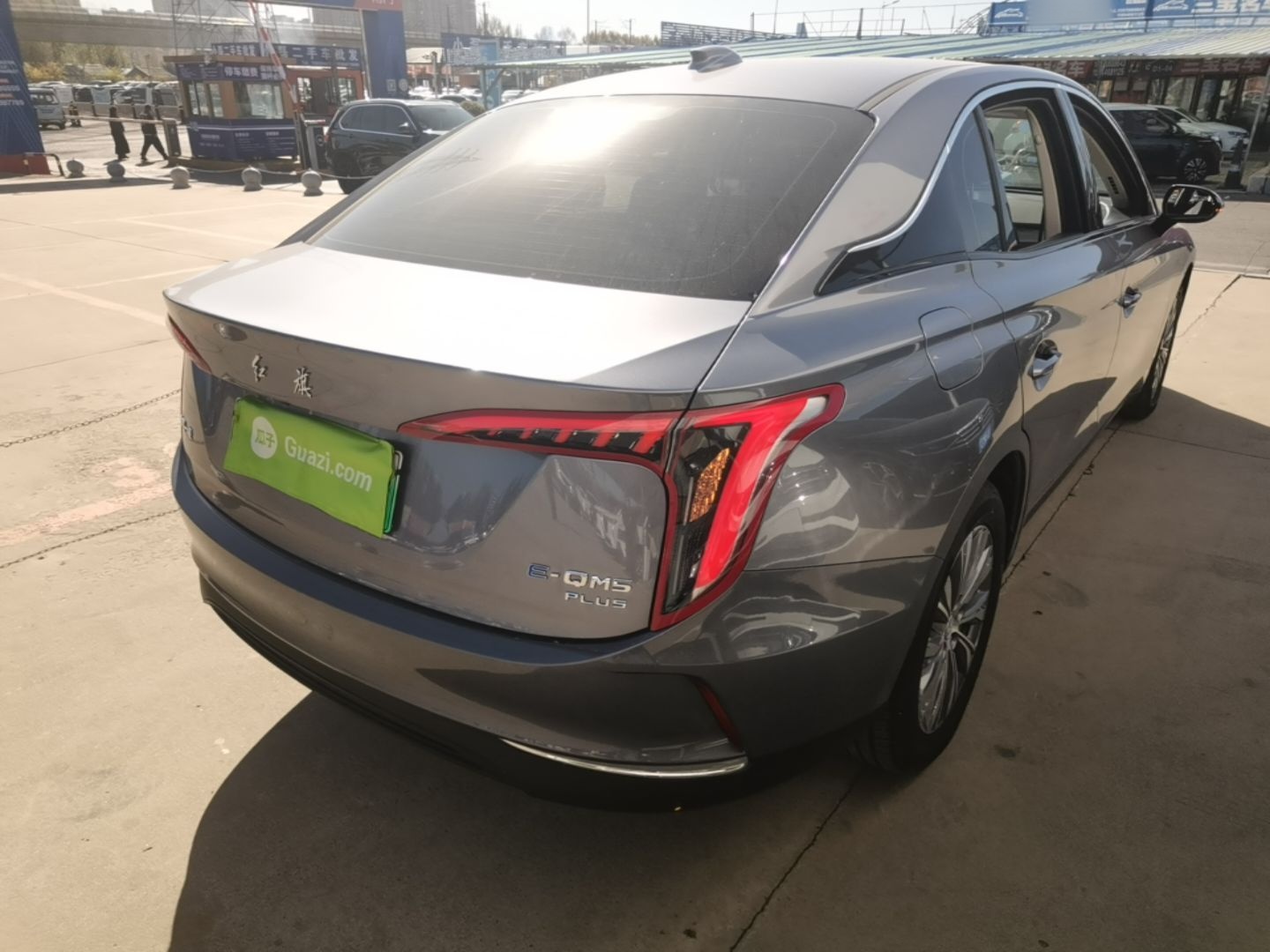 Hongqi E-QM5 2024 610 km PLUS — снимка 6