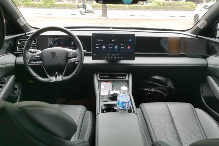 Used BYD Qin L 2024 DM-i 80KM Beyond Model Center Console