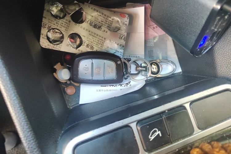 Used Hyundai ix25 2015 1.6L Automatic Two-Wheel Drive Smart GLS Trim Interior 1