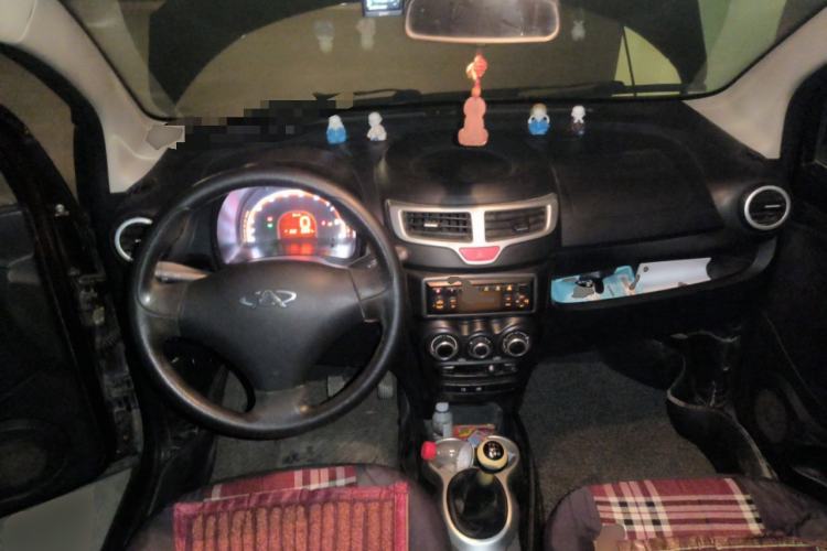 Used Chery QQ 2013 1.0L Manual Happy Edition Center Console