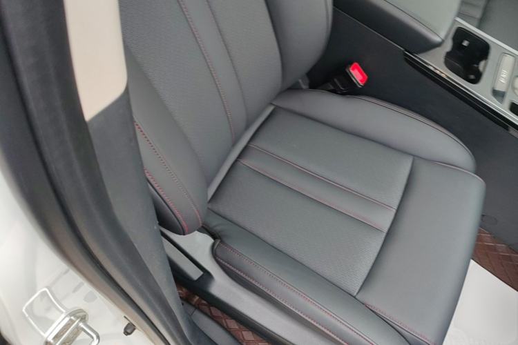 Used GAC Trumpchi GS4 2020 270T Automatic Elite Tech Edition Right Front Seat