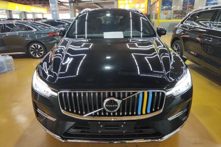 Used Volvo XC60 2025 B5 4x4 Smart Luxury Edition