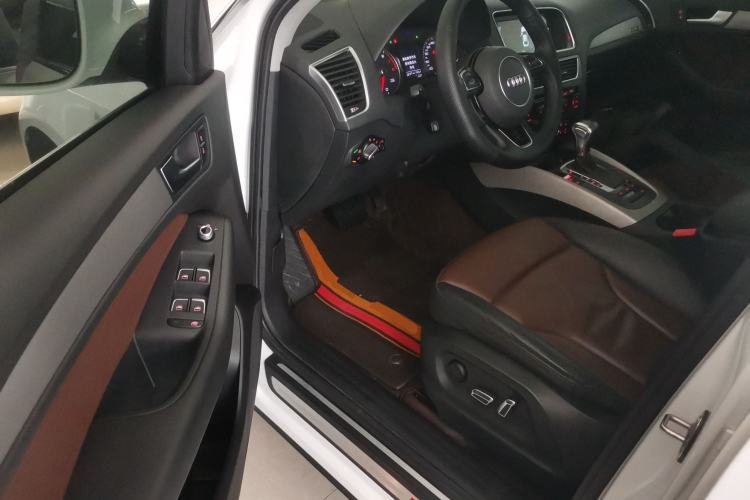 Used Audi Q5 2018 Collector's Edition 40 TFSI Ambition Model
