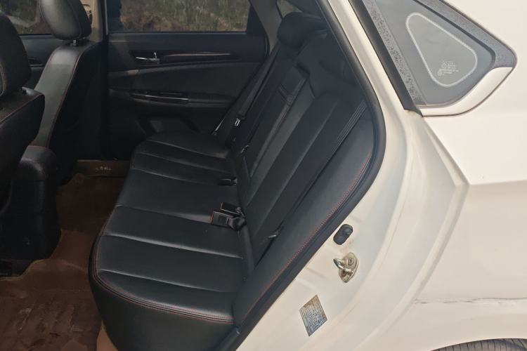 Used Changan Eado 2015 1.6L Manual Luxury Model China IV Standard
