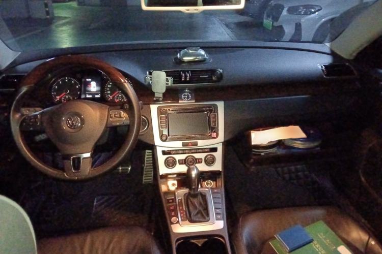 Used Volkswagen Magotan 2015 Revised Version 2.0 TSI Prestige Edition Center Console