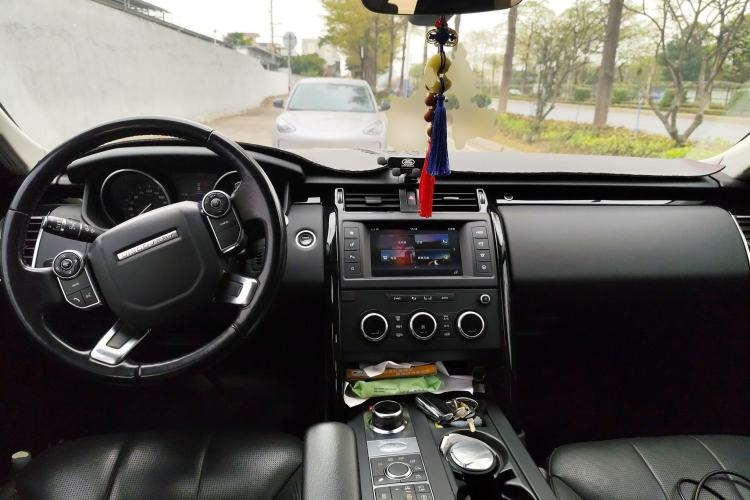 Used Land Rover Discovery 2017 3.0 SC V6 SE
