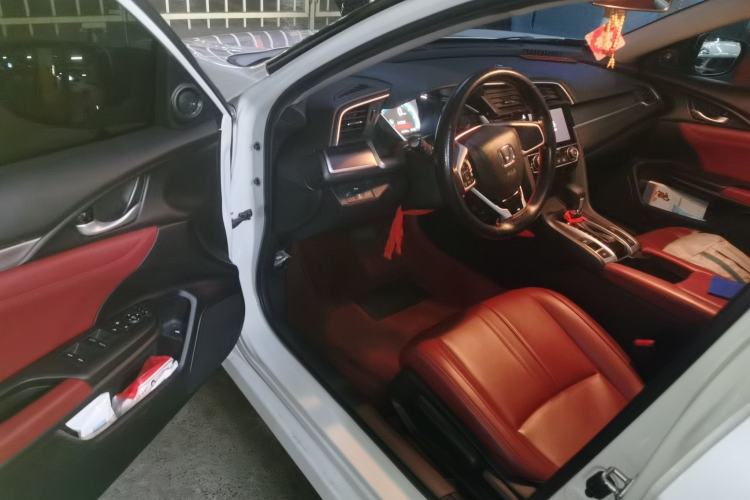 Used Honda Civic 2016 220TURBO CVT Luxury Edition Driver Seat